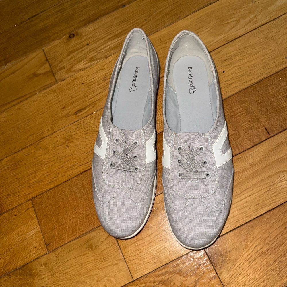 BareTraps Women's Light Gray and White Casual Sneakers